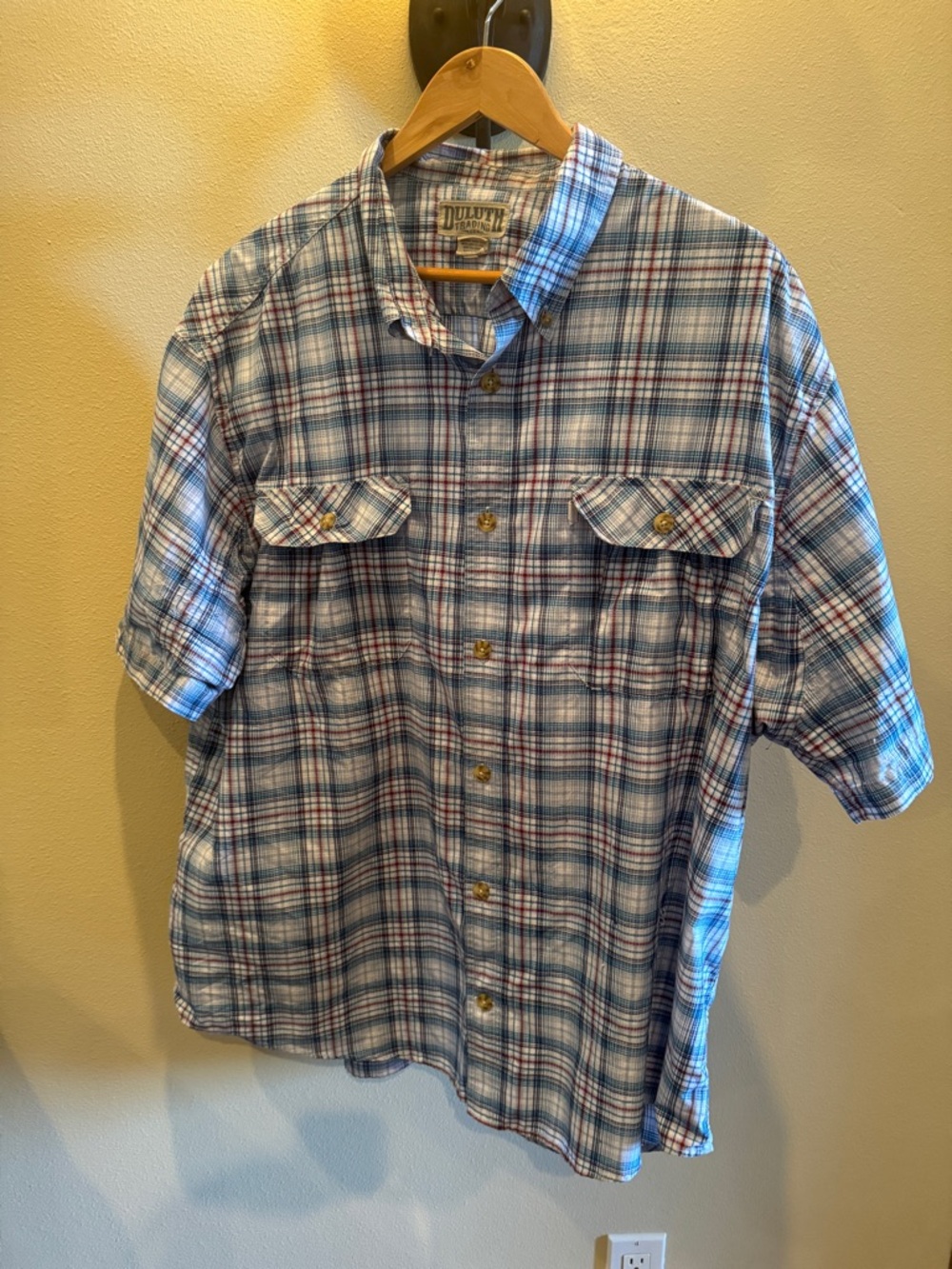 Duluth trading co. Mens short sleeve button down. Plaid. 2XL